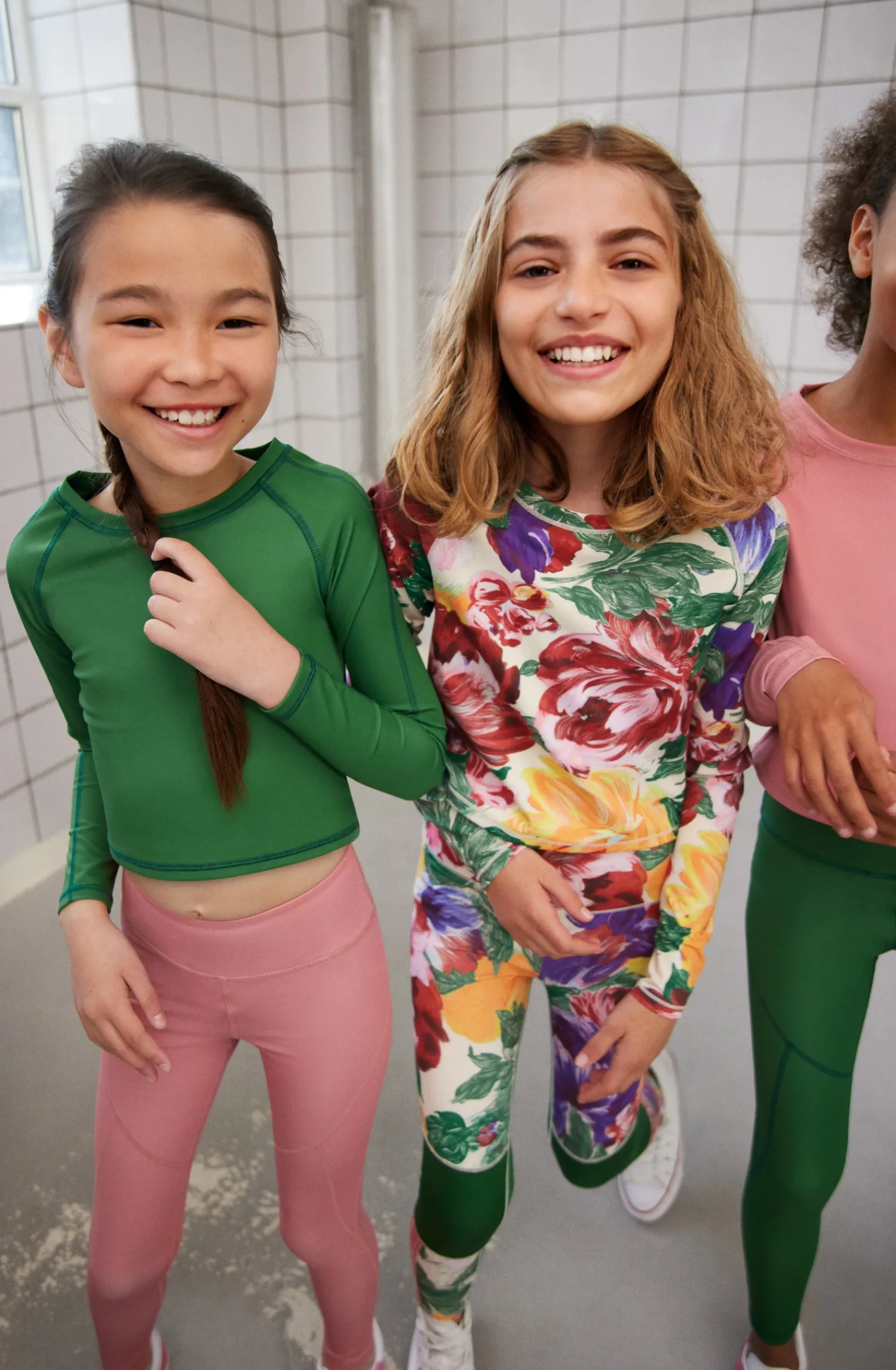 Molo Kids Face Masks>Molo Oona Woodland Green Long Sleeve Sports Top