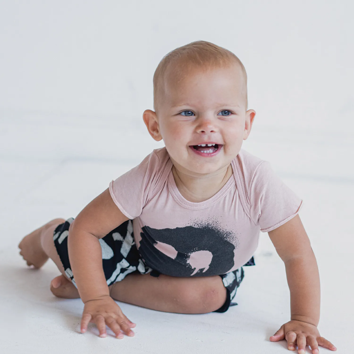 Nununu World Onesies> Baby Melting Mask Onesie Pink