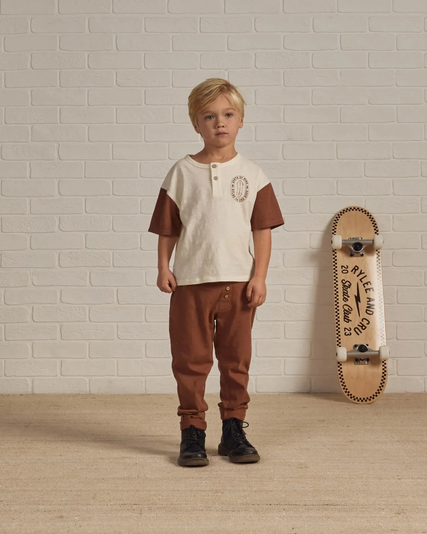 Rylee And Cru T Shirts>Rylee + Cru Henley Contrast Tee || Skate Of Mind